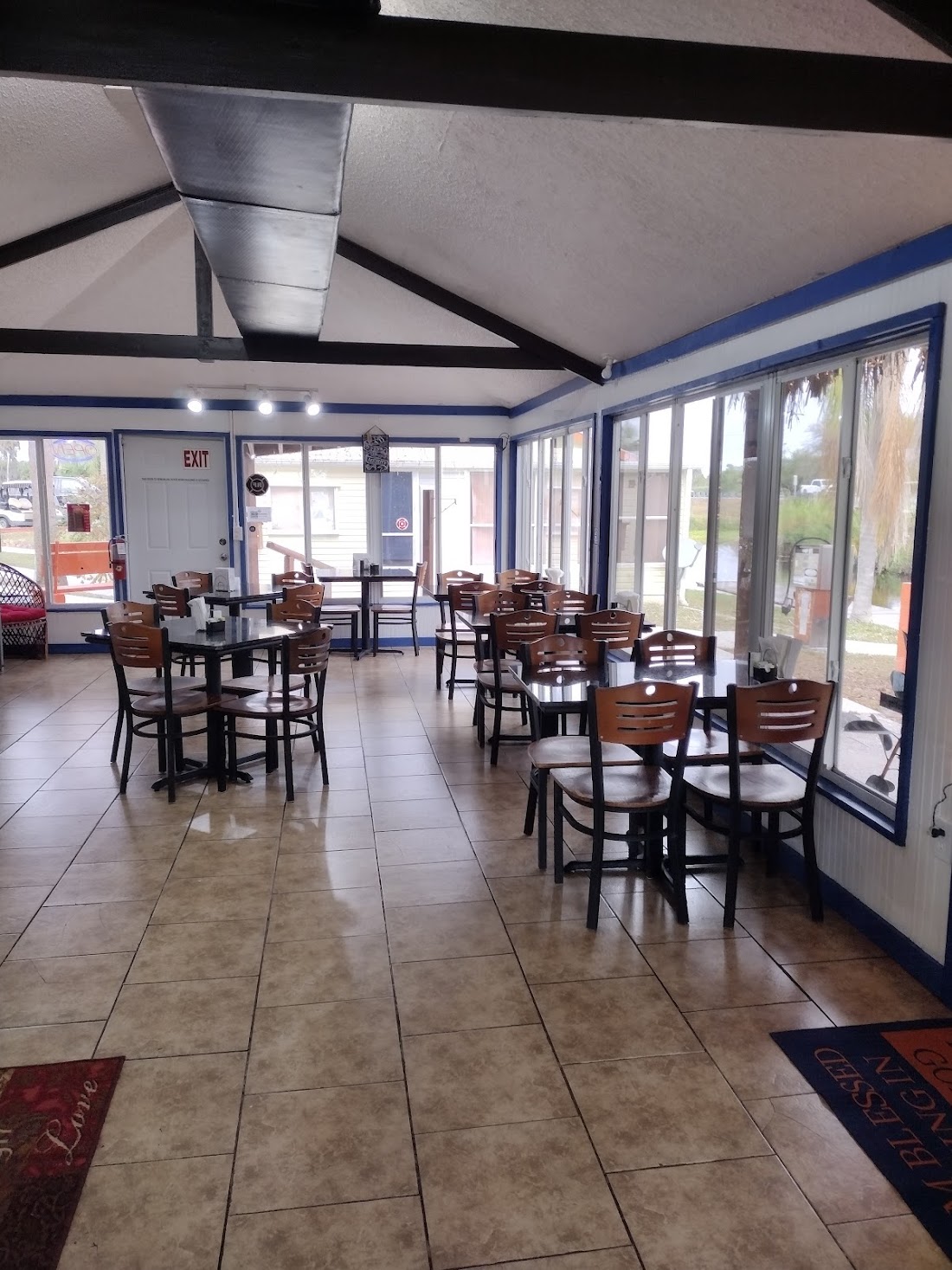 Lake O'Bistro